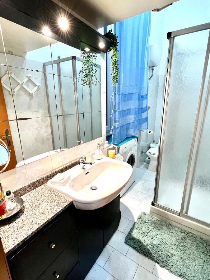 Romuhouse Economy Apartment Metro B Esterno foto