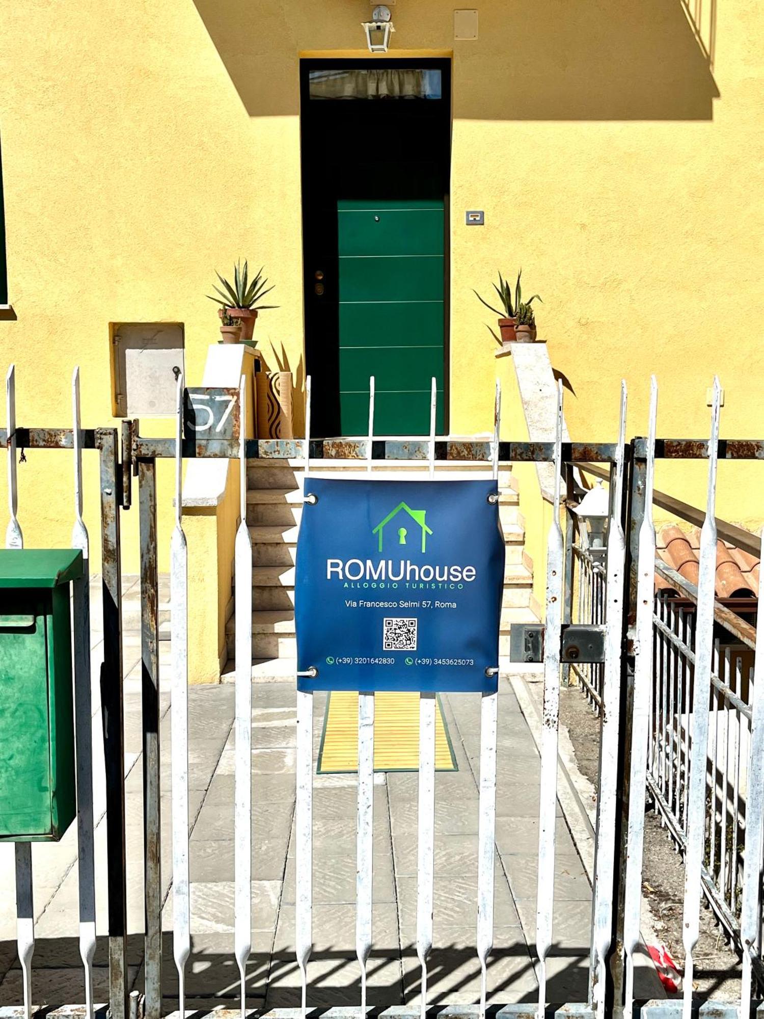 Romuhouse Economy Apartment Metro B Esterno foto